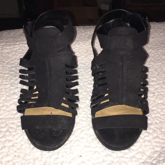 Black heels - Picture 1 of 5